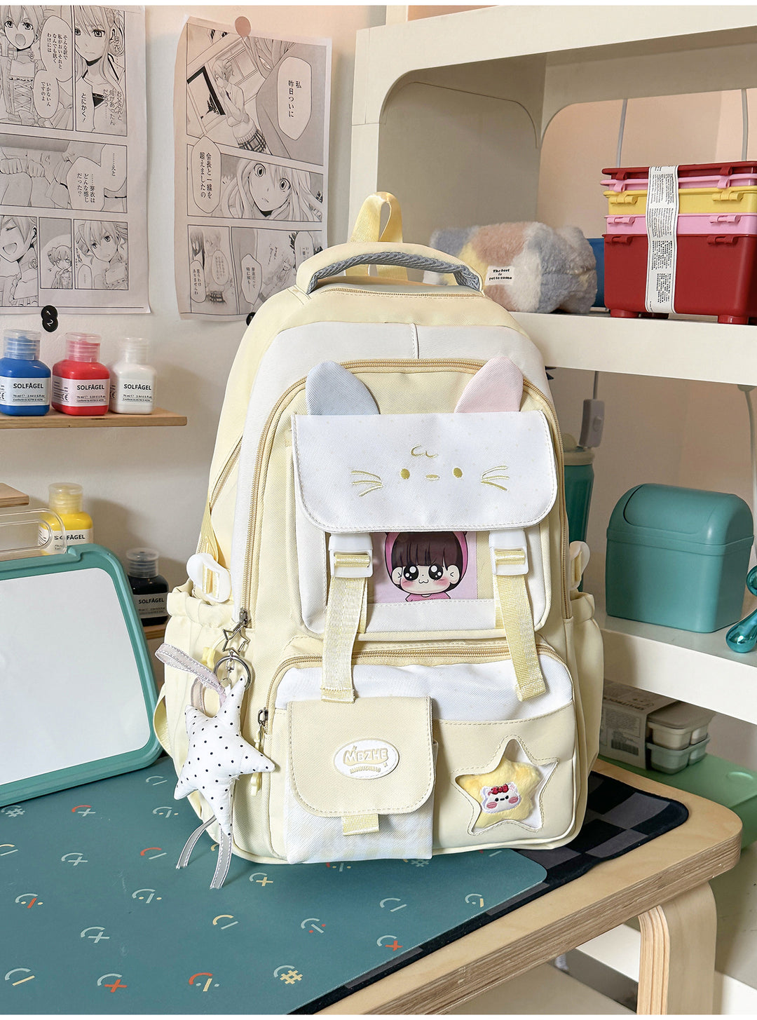 Schulrucksack mit mehreren Fächern und niedlichem Charakter-Motiv