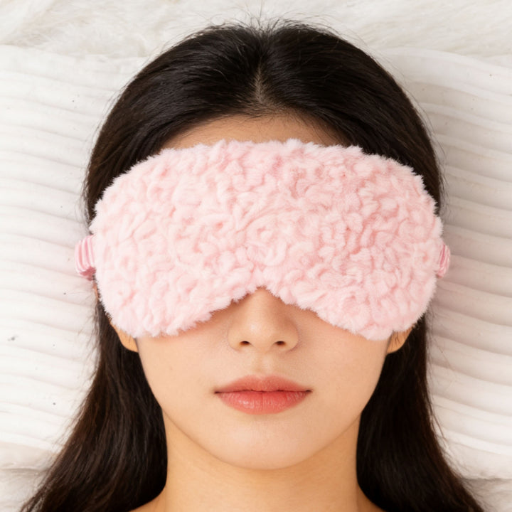 Luxuriöse Schlafmaske für Damen mit voluminösem Kunstfellbezug und weich gepolstertem Augenbereich Skanto