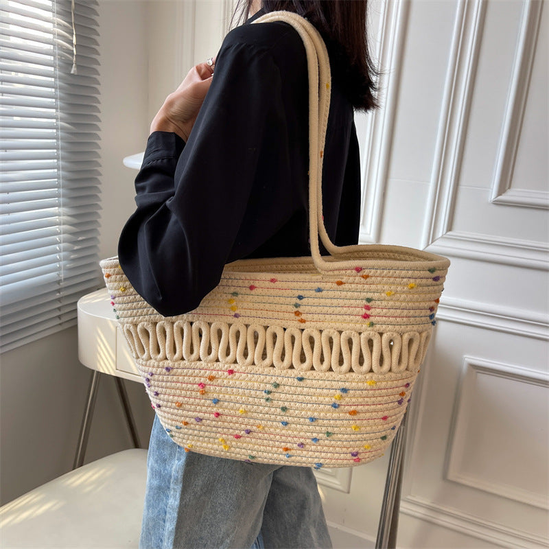 Elegante handgemachte Strandtasche mit feinem Flechtmuster Skanto