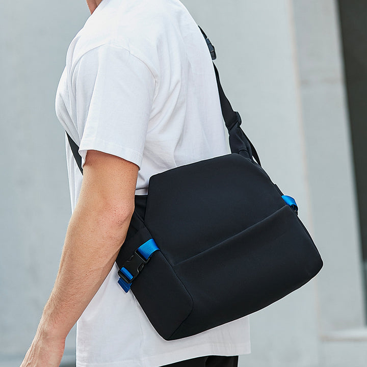 Stylische Utility-Schultertasche Skanto