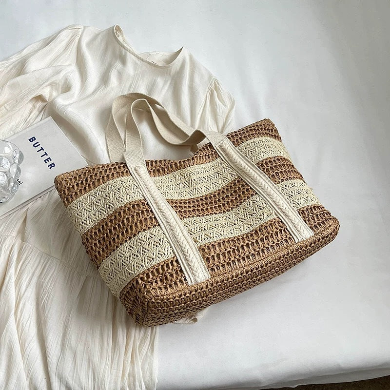 Handgefertigte Strandtasche mit auffälligem Streifendesign Skanto