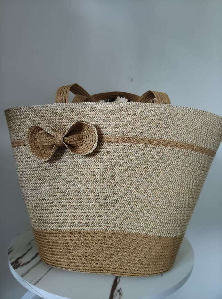 Elegante Strohtasche mit dekorativem Schleifenverschluss Skanto