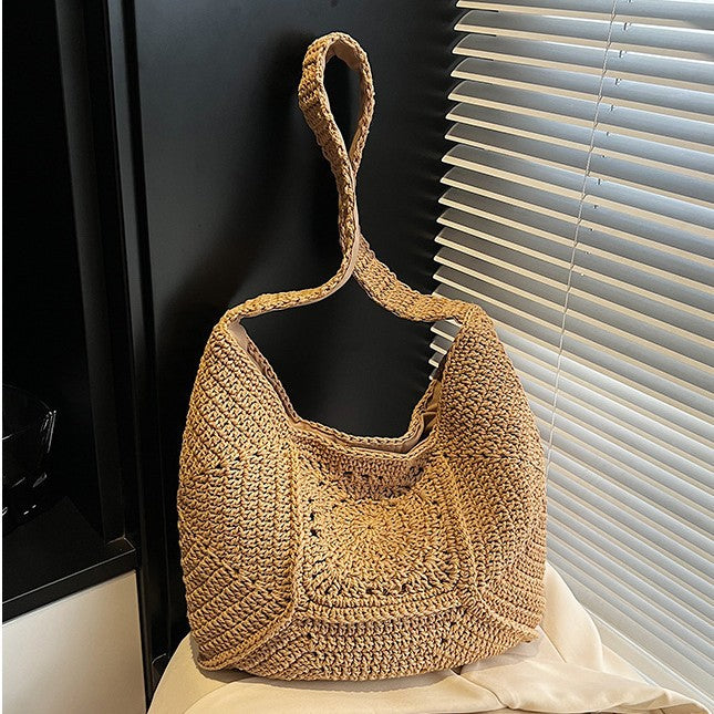 Makramee-Schultertasche mit künstlerischem Design Skanto