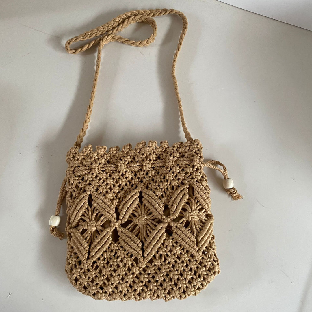 Handgeknüpfte Umhängetasche mit floralen Details Skanto