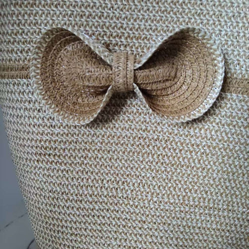 Elegante Strohtasche mit dekorativem Schleifenverschluss Skanto