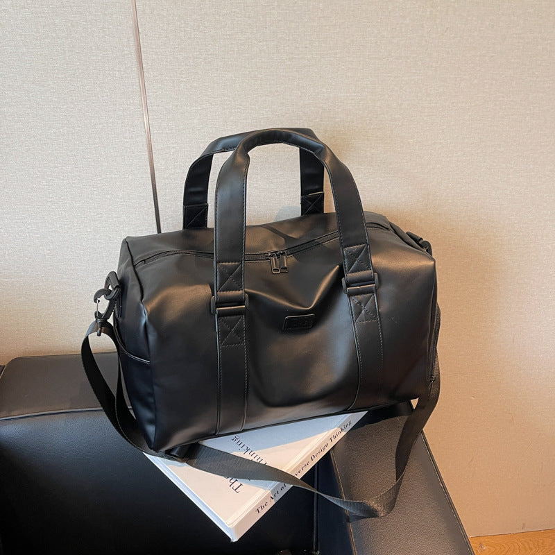 Sportliche Reisetasche aus strapazierfähigem, wasserabweisendem Material mit vielseitigen Tragemöglichkeiten Skanto