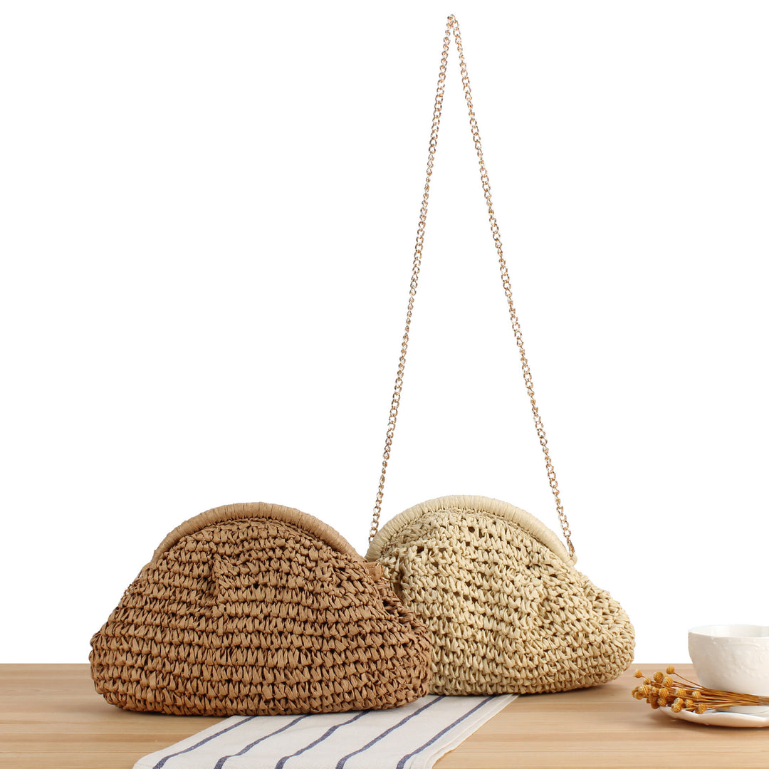 Schultertasche aus handgefertigten Naturfasern mit eleganter Kettenverzierung Skanto