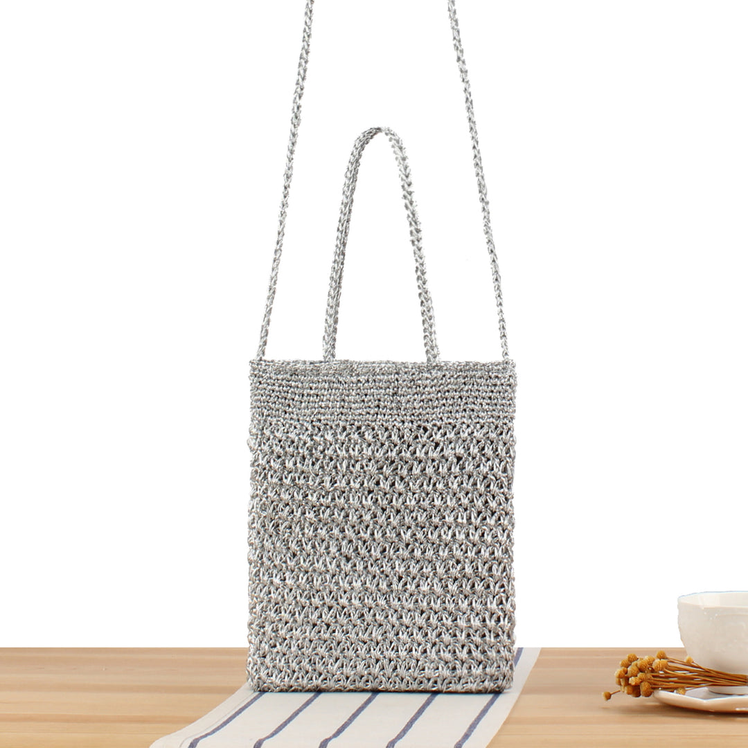 Schultertaschen aus handgeknüpftem Naturmaterial mit feiner Textur Skanto