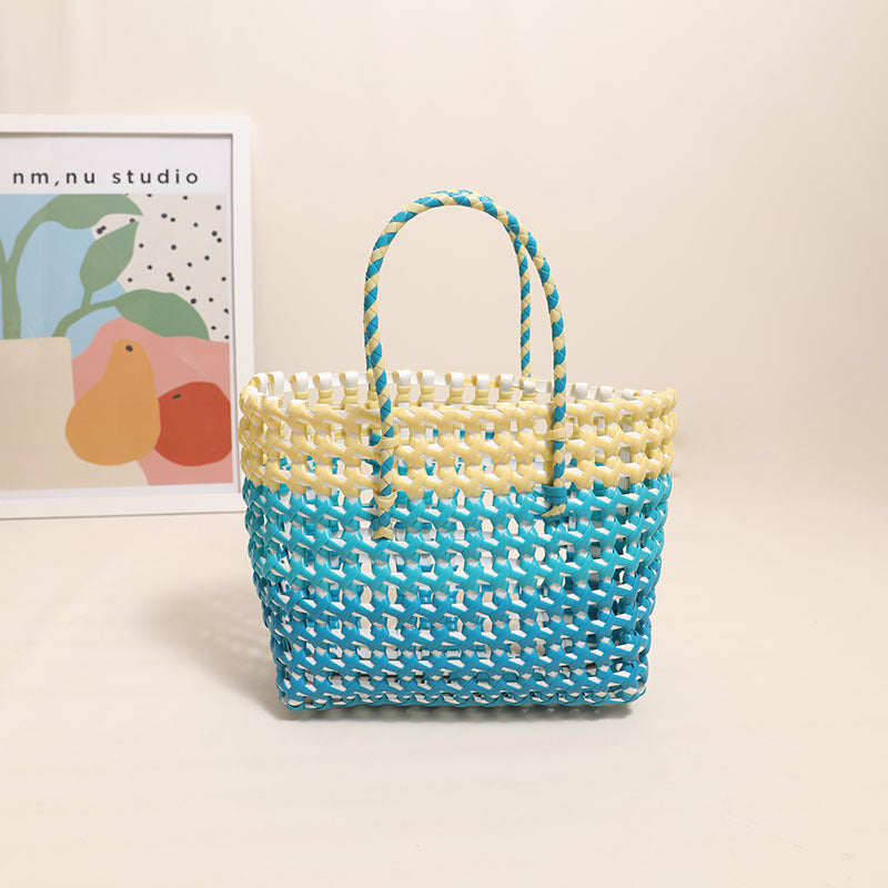 Handgefertigte Strohtasche mit farbigem Ombré Skanto