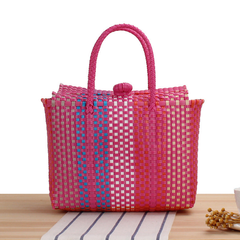 Trendiger Shopper aus handgewebtem Material mit verspielten Details Skanto