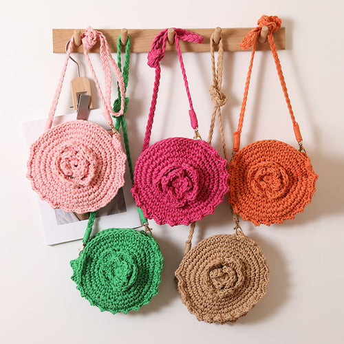 Handgehäkelte Crossover-Tasche mit floralen Details Skanto