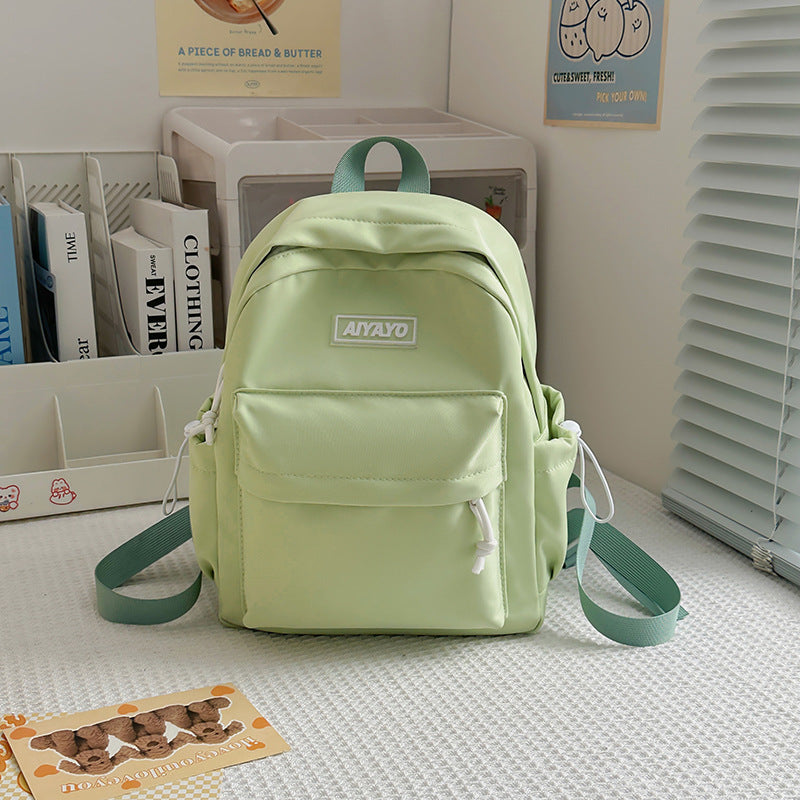 Kompakter Rucksack mit vielen Fächern