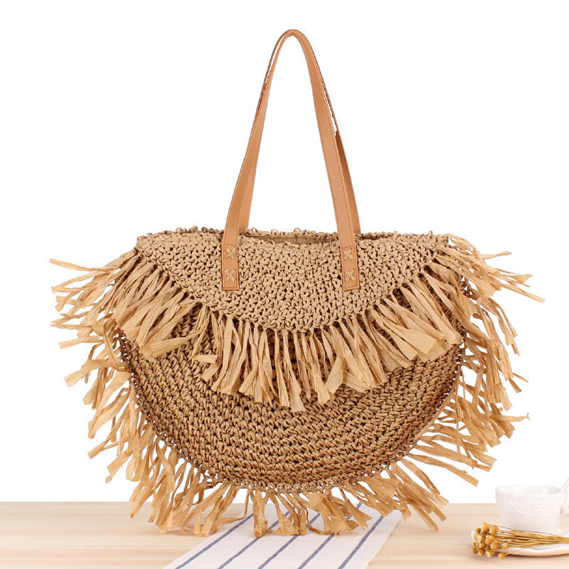Trendige Strohtasche mit Fransen-Design Skanto