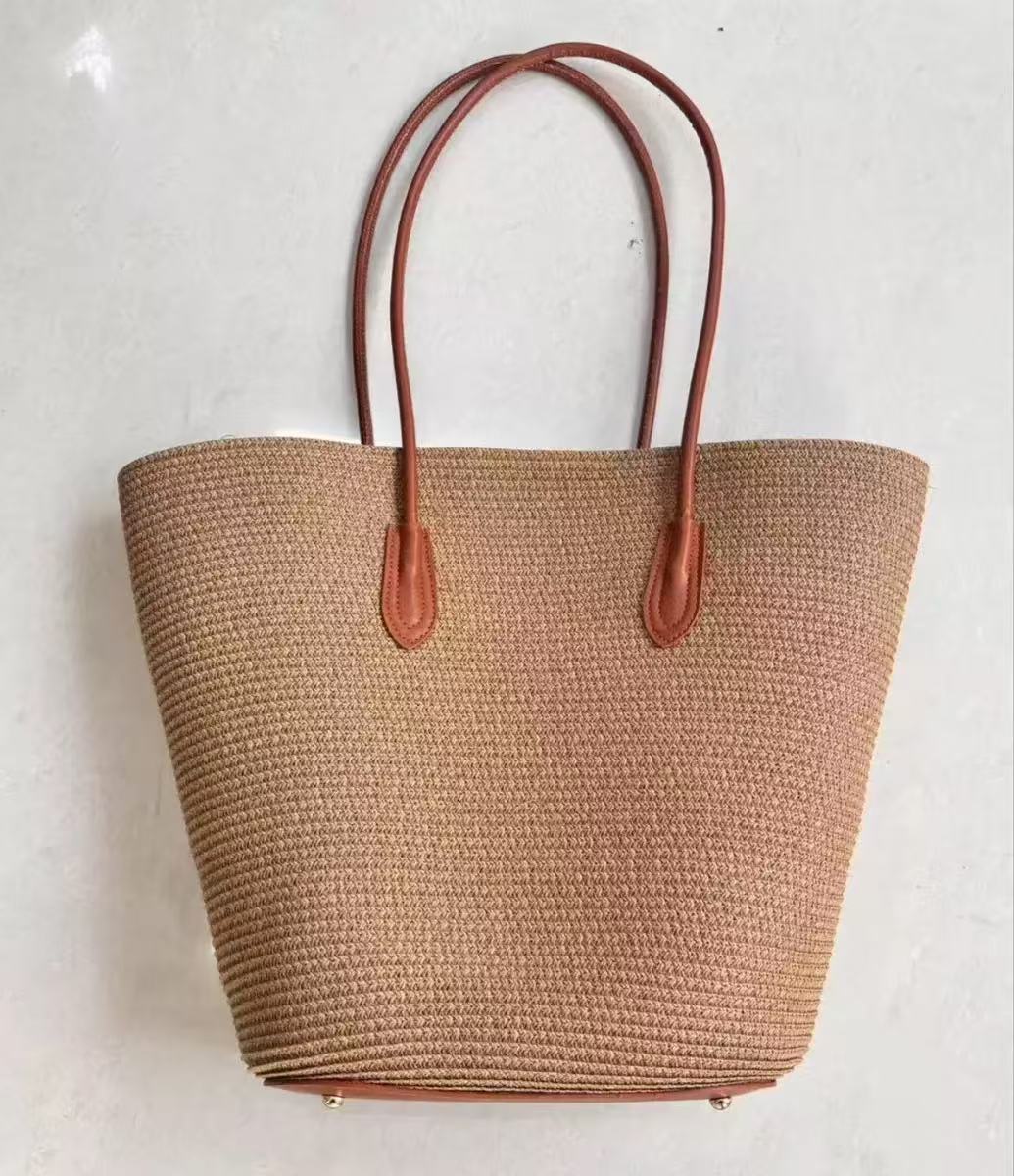 Elegante Strandtasche mit passendem Sonnenhut Skanto