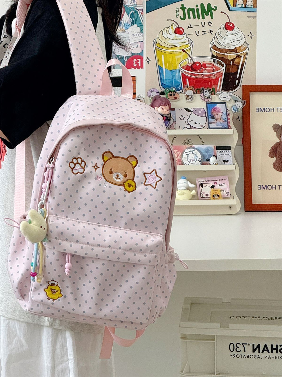 Leichter Schulrucksack mit niedlichem Charakter-Motiv