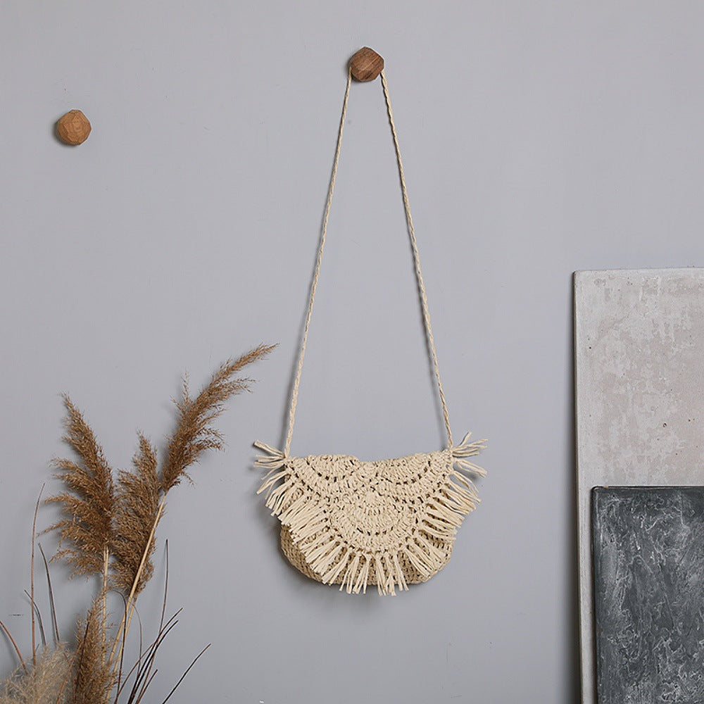 Boho-Schultertasche aus handgefertigtem Naturmaterial Skanto