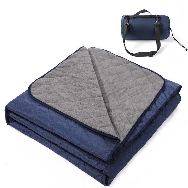 Große leichte kompakte Outdoor-Decke Skanto