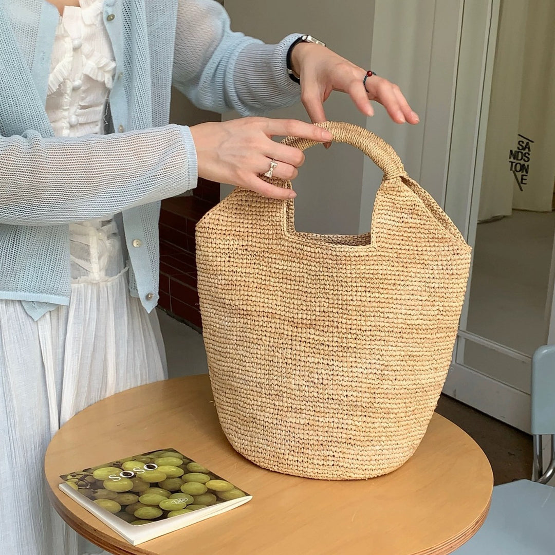 Handgemachte Strohtasche mit modernen Akzenten Skanto