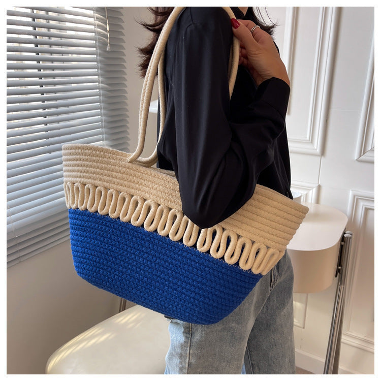Elegante handgemachte Strandtasche mit feinem Flechtmuster Skanto