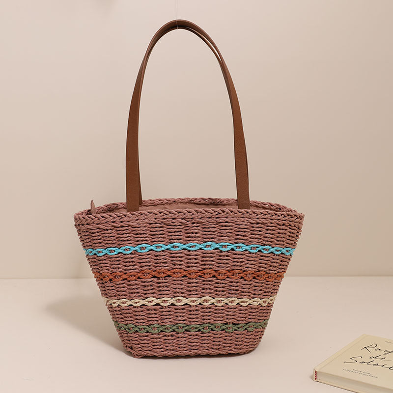 Trendige Strohtasche mit farbigen Details Skanto