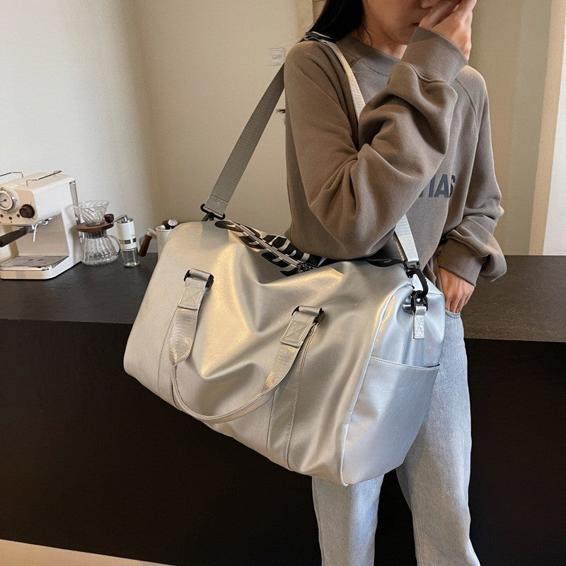 Sportliche Reisetasche mit robustem Design und verstellbarem Schultergurt Skanto