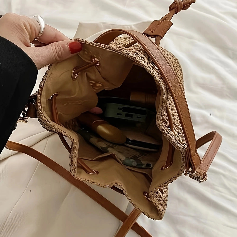 Vielseitige Makramee-Umhängetasche mit Lederdetails Skanto