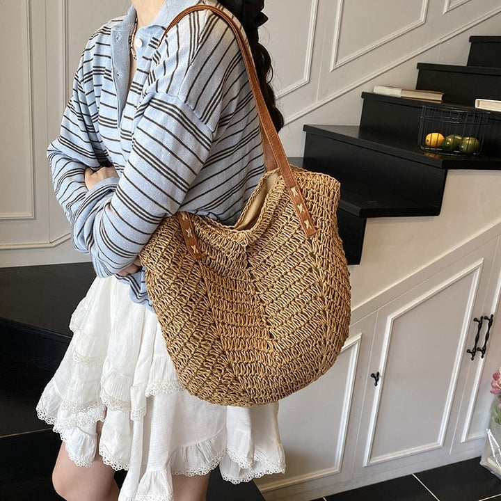 Elegante Stroh-Schultertasche mit Lederakzenten Skanto
