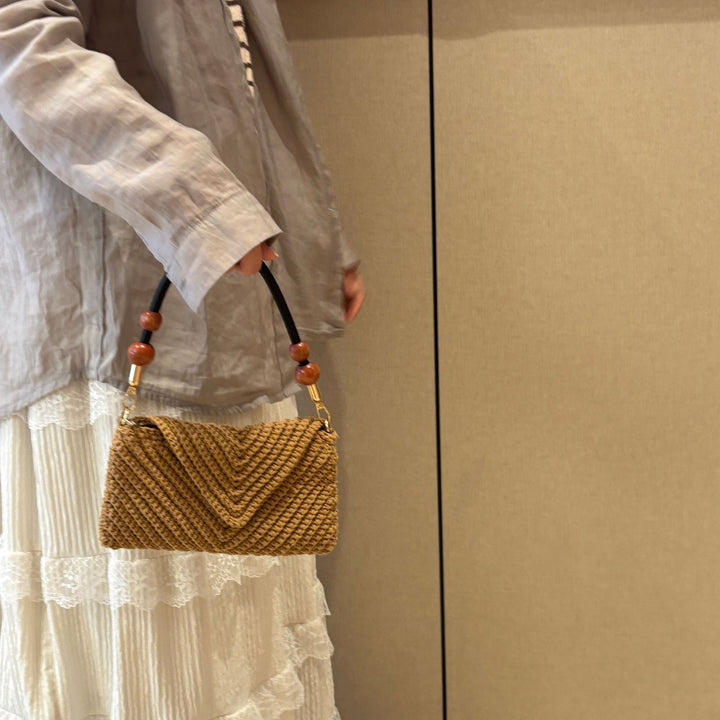 Handtasche mit stilvollen eingesetzten Griffen Skanto