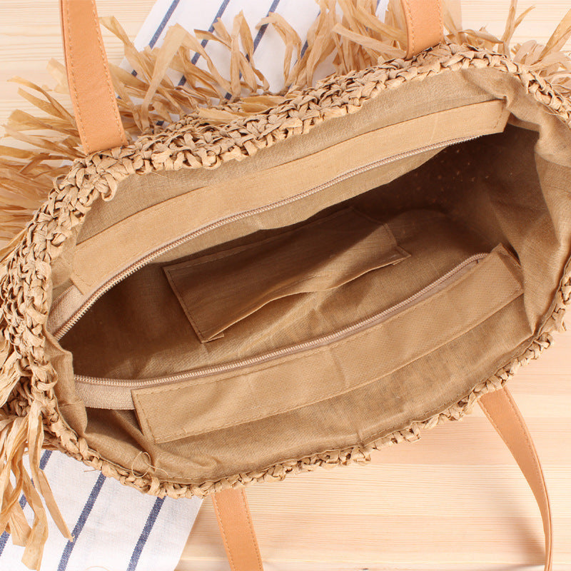 Trendige Strohtasche mit Fransen-Design Skanto