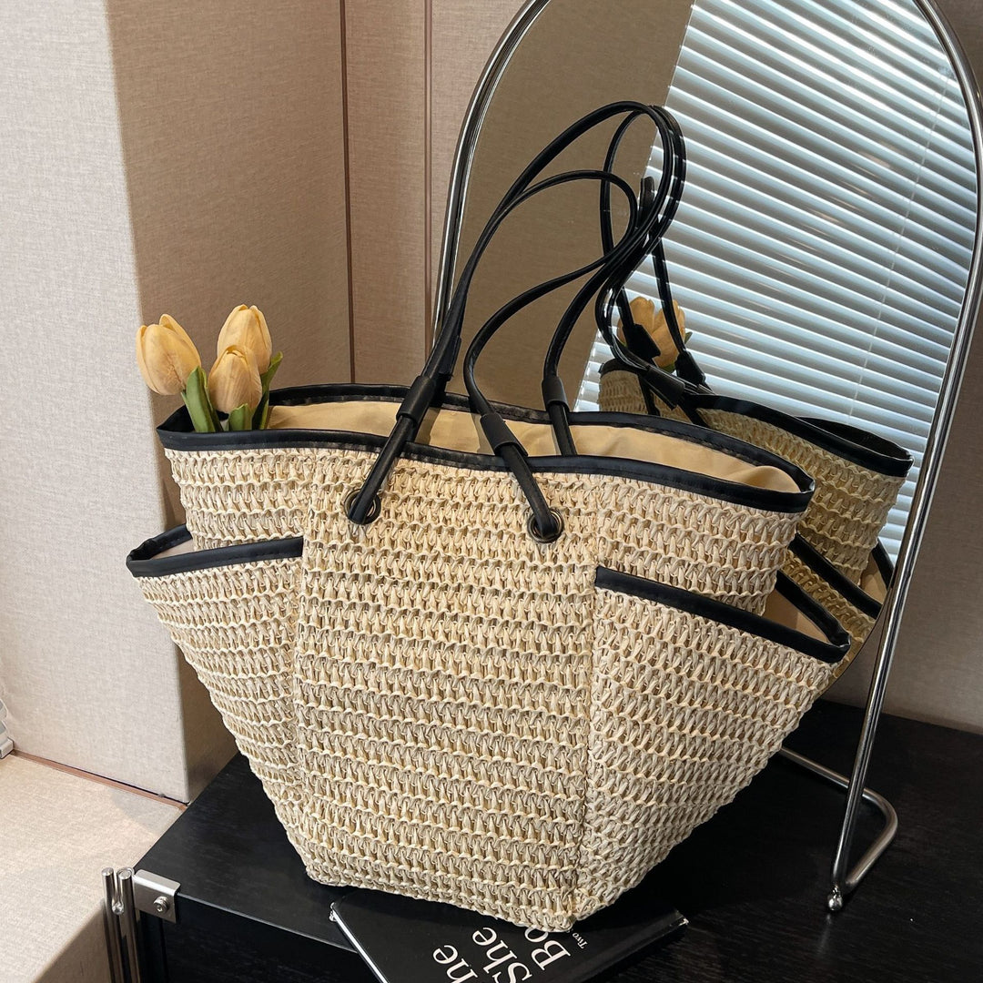 Geräumige Strohtasche mit eleganten Lederdetails Skanto