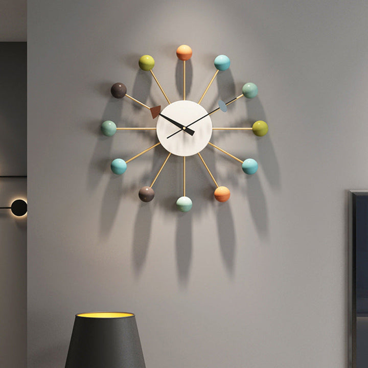 Skanto | Dekorative große geräuschlose Wanduhr für Wohnzimmer 21 Zoll