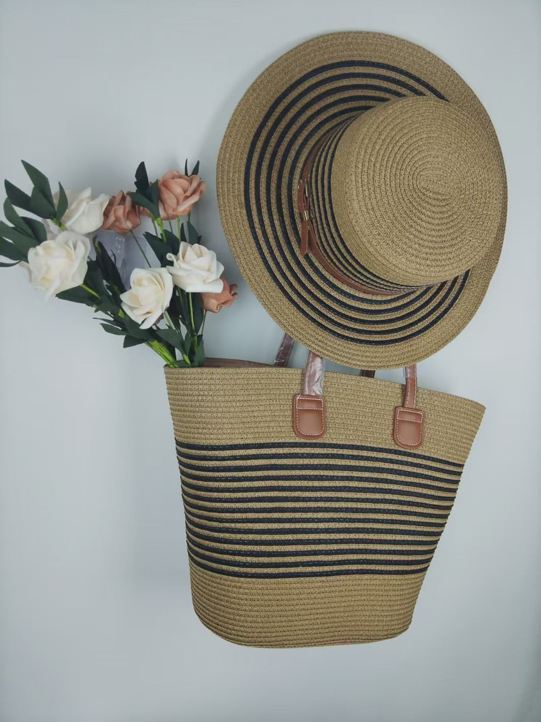 Elegante Strandtasche mit passendem Sonnenhut Skanto