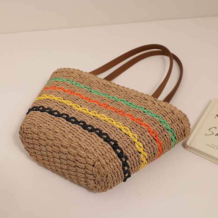 Trendige Strohtasche mit farbigen Details Skanto