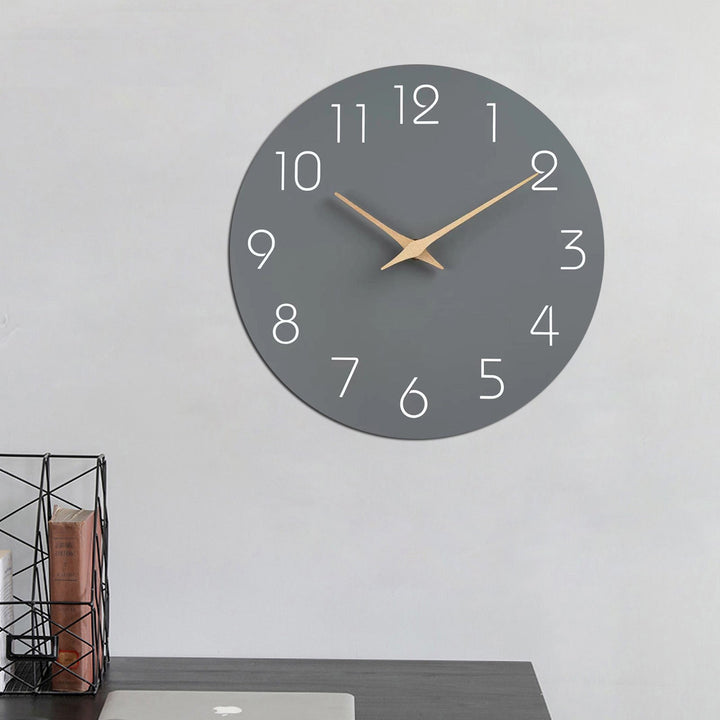 Skanto | Einfache Farbige Geräuschlose Wanduhr 12 Zoll