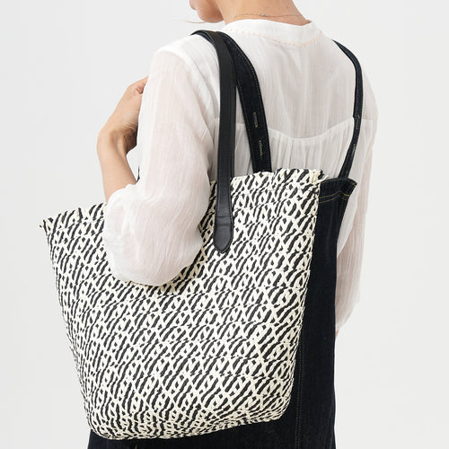 Designer-Korbtasche mit modernen Details Skanto