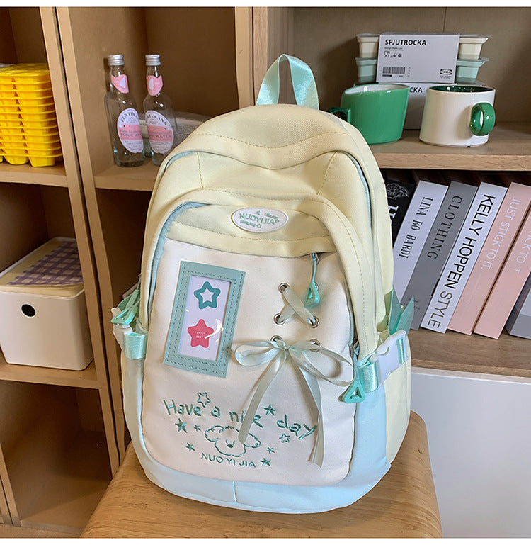 Niedlicher Schulrucksack im Charakter-Design