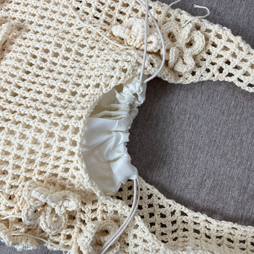 Handgeknüpfte Strandtaschen mit floralem Detail Skanto