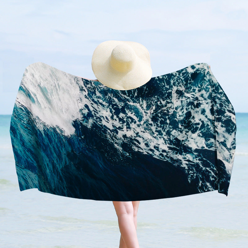 Luxuriöses Strandtuch mit dynamischem Wellendesign Skanto