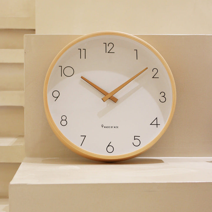 Skanto | Nordische Minimalistische Geräuschlose Wanduhr aus Holz