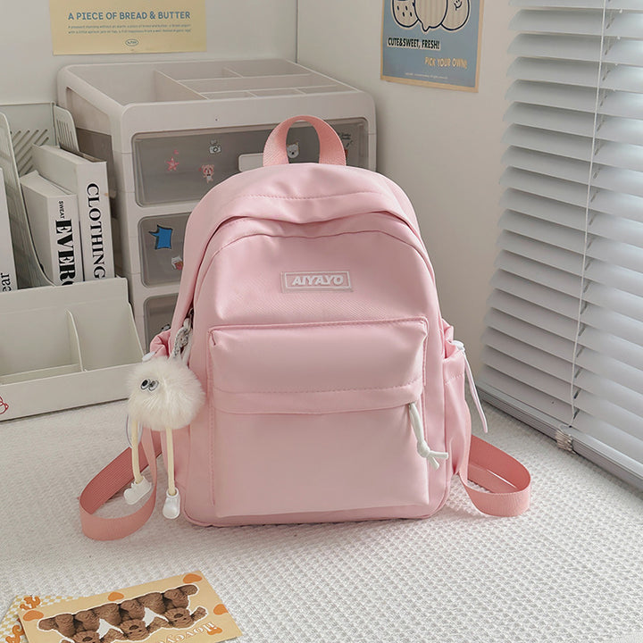 Kompakter Rucksack mit vielen Fächern