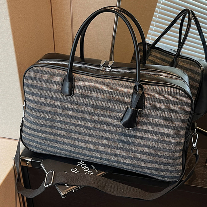 Elegante und geräumige Reisetasche aus Kunstleder Skanto