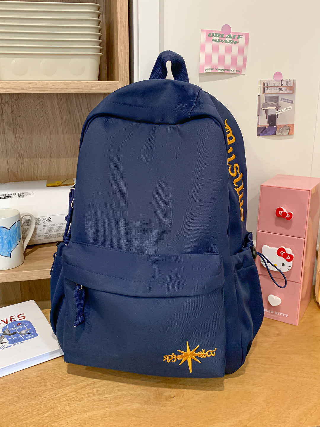 Klassischer Schulrucksack aus Stoff mit Reißverschluss