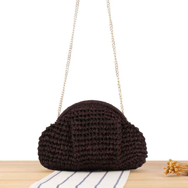 Schultertasche aus handgefertigten Naturfasern mit eleganter Kettenverzierung Skanto