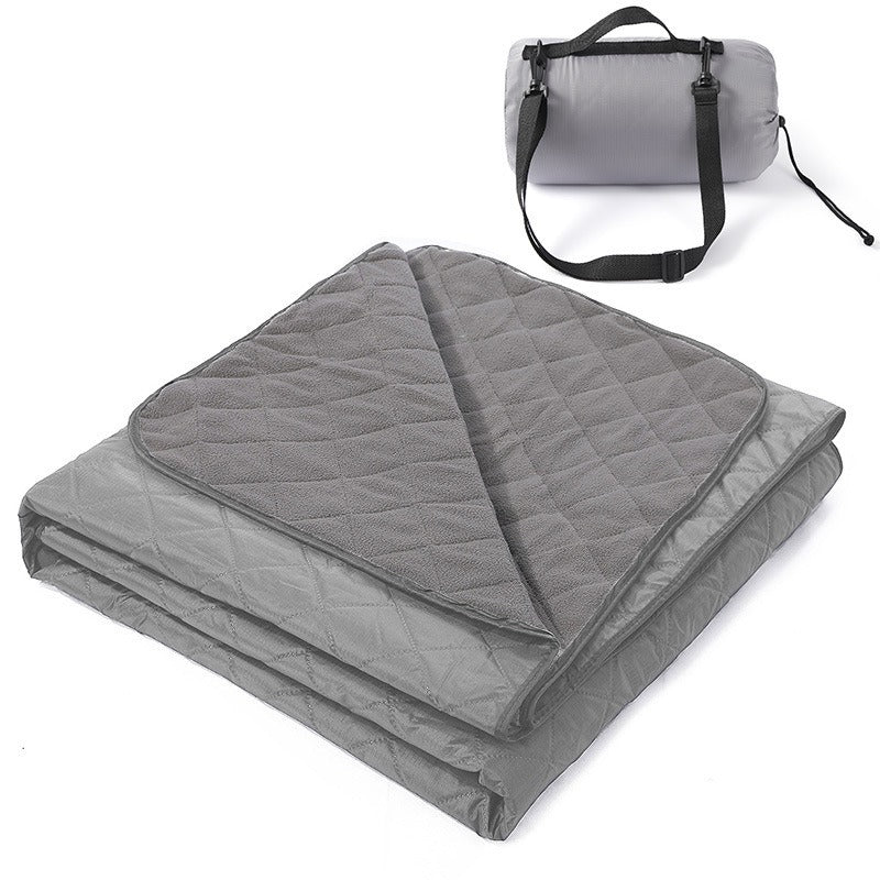 Große leichte kompakte Outdoor-Decke Skanto
