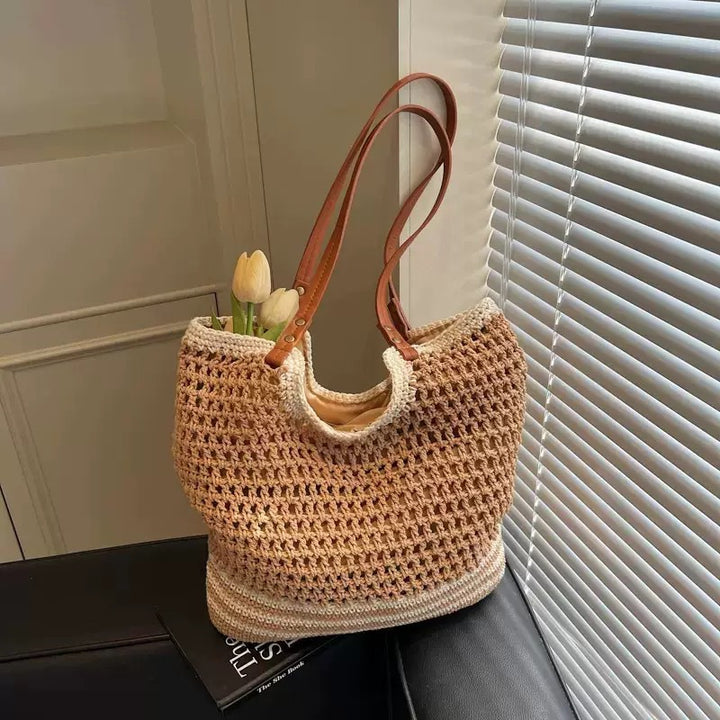Geflochtene Strandtasche mit Leder-Schulterriemen Skanto