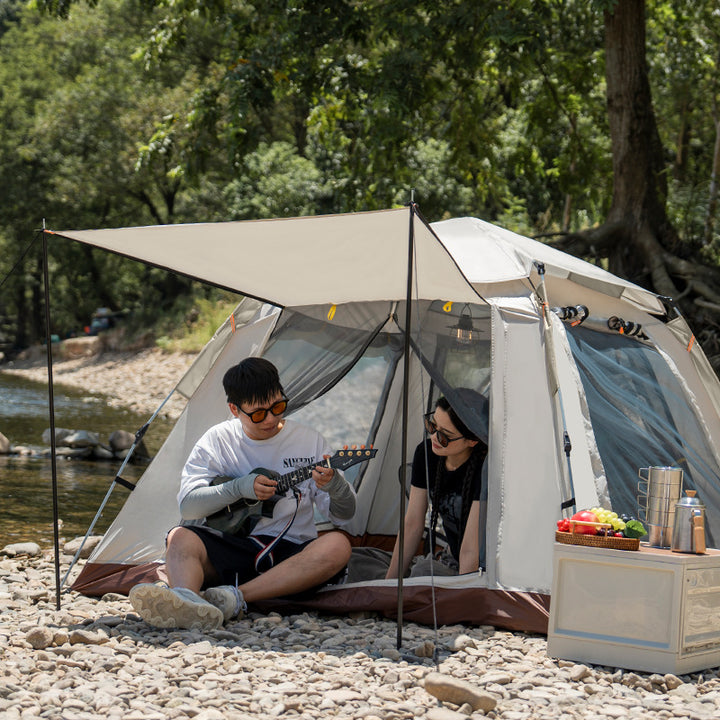 Campingzelt mit geräumigem Innenraum und erweiterbarem Sonnenschutz Skanto