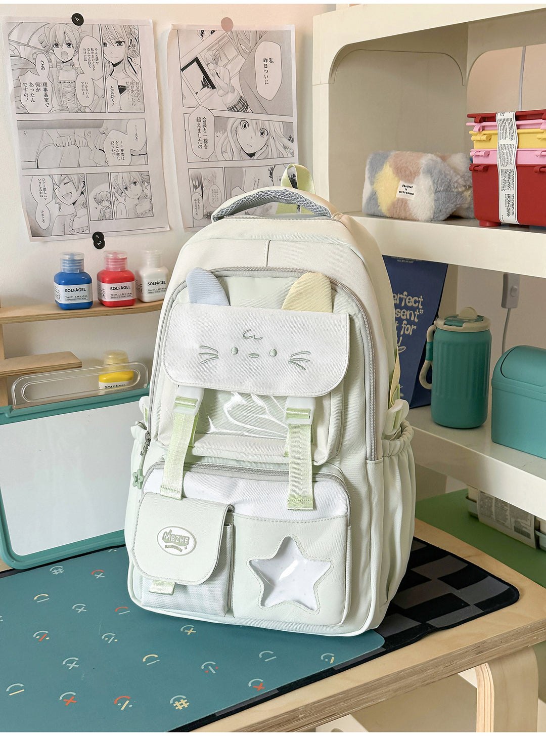 Schulrucksack mit mehreren Fächern und niedlichem Charakter-Motiv