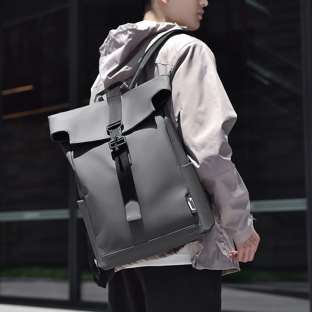 Faltbarer Rucksack mit wasserdichtem Material und minimalistischer Ästhetik Skanto