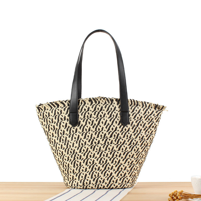 Stylische Freizeithandtasche aus geflochtenem Naturmaterial Skanto