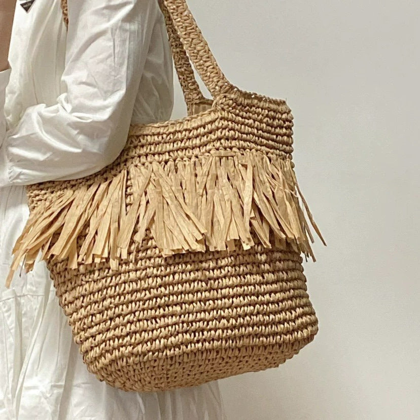 Geflochtene Tasche mit Fransen-Design Skanto